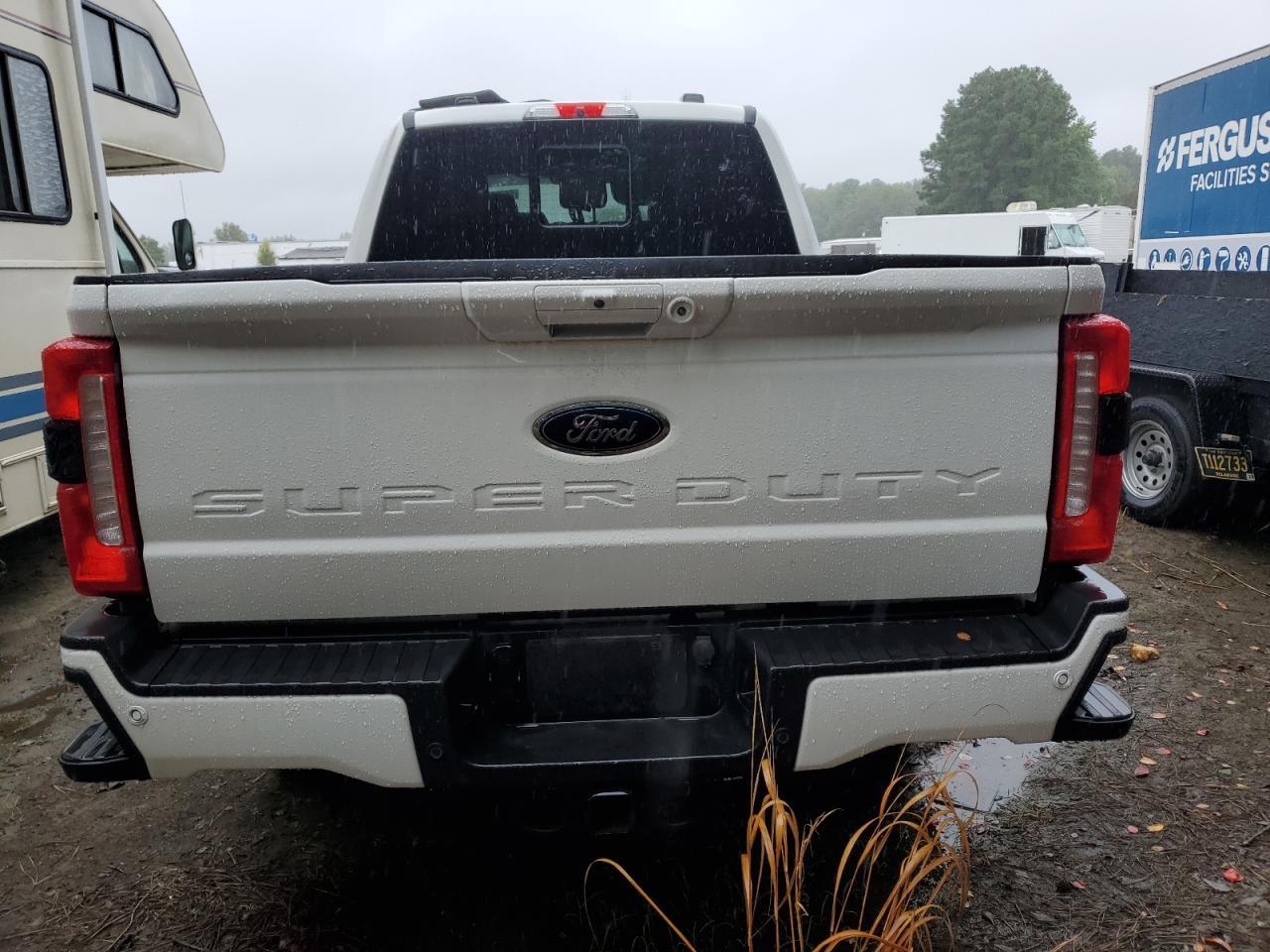 2024 Ford F250 Super Duty - Фото 6