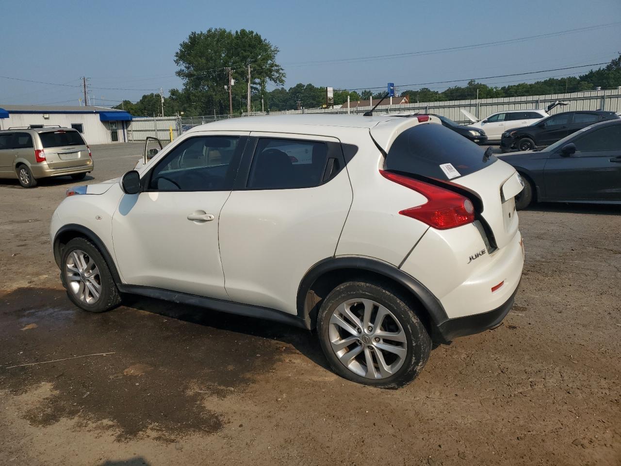 2013 Nissan Juke S - Image 2