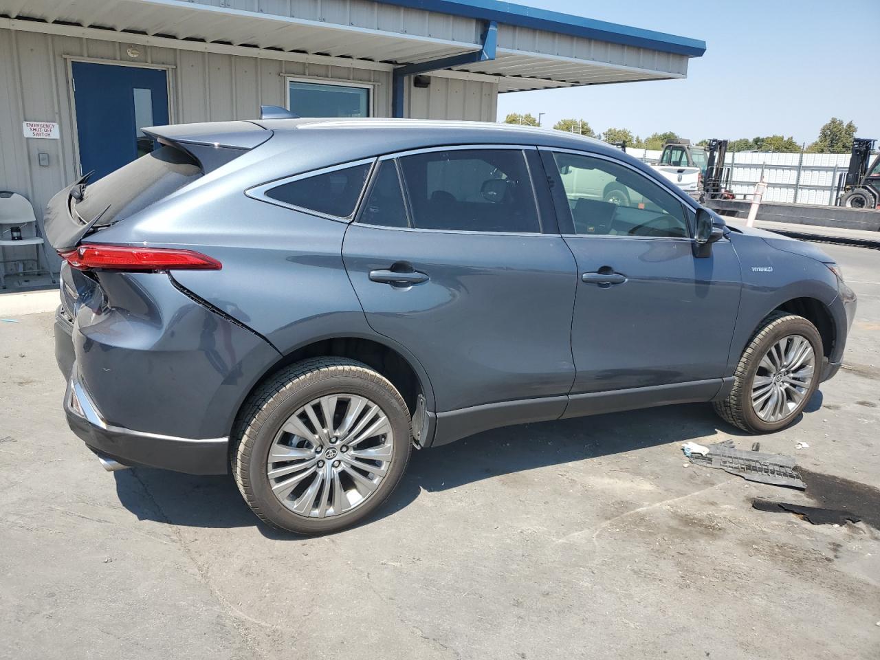 2021 Toyota Venza Le - Фото 3