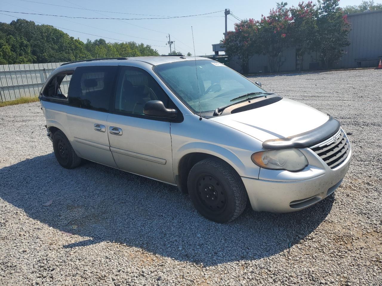 2007 Chrysler Town & Country Lx - Image 4