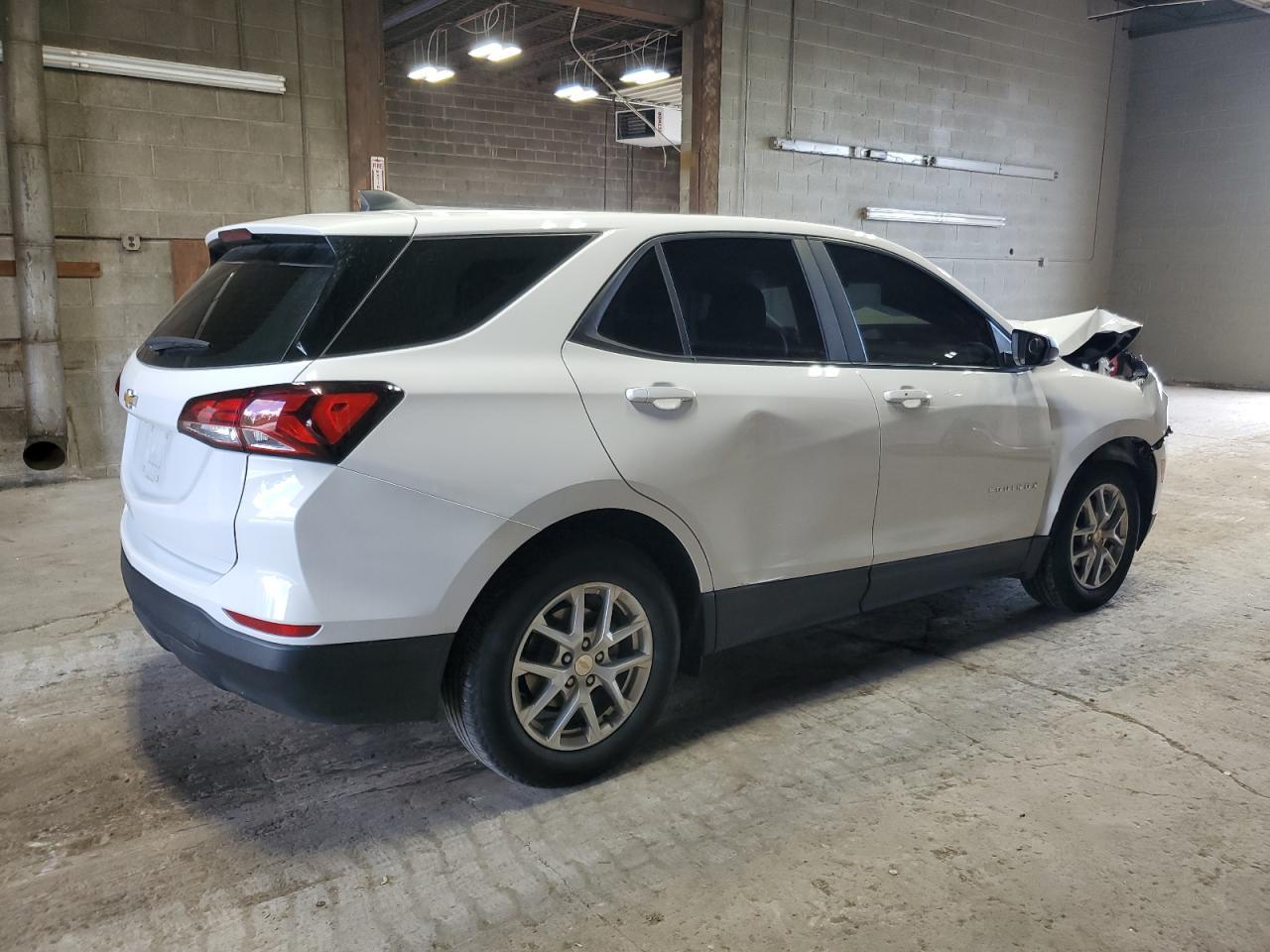 2023 Chevrolet Equinox Ls - Image 3