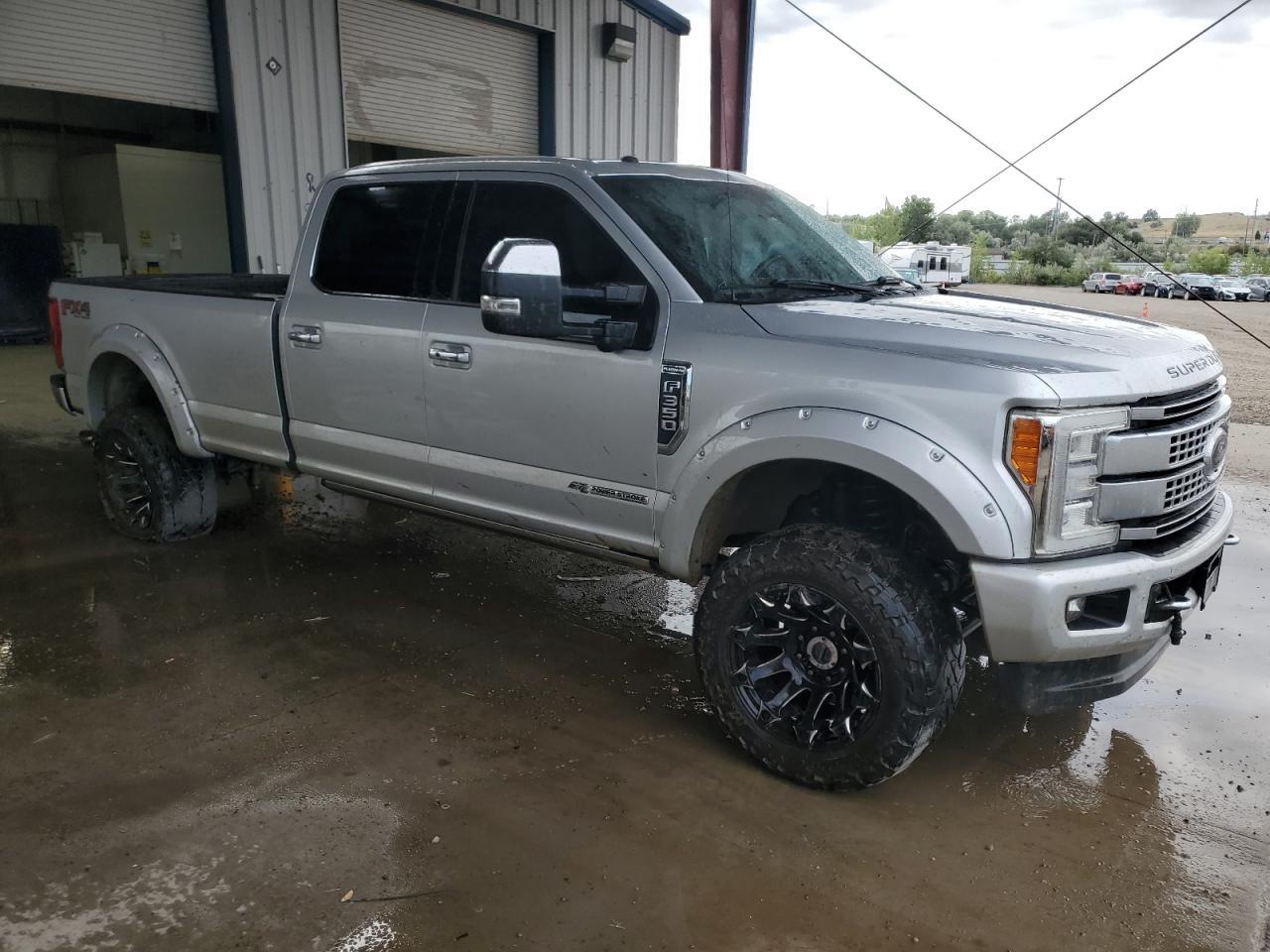 2017 Ford F350 Super Duty - Фото 4