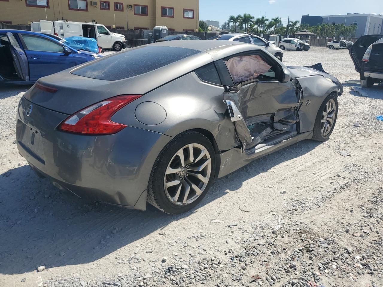 2014 Nissan 370Z Base - Фото 3