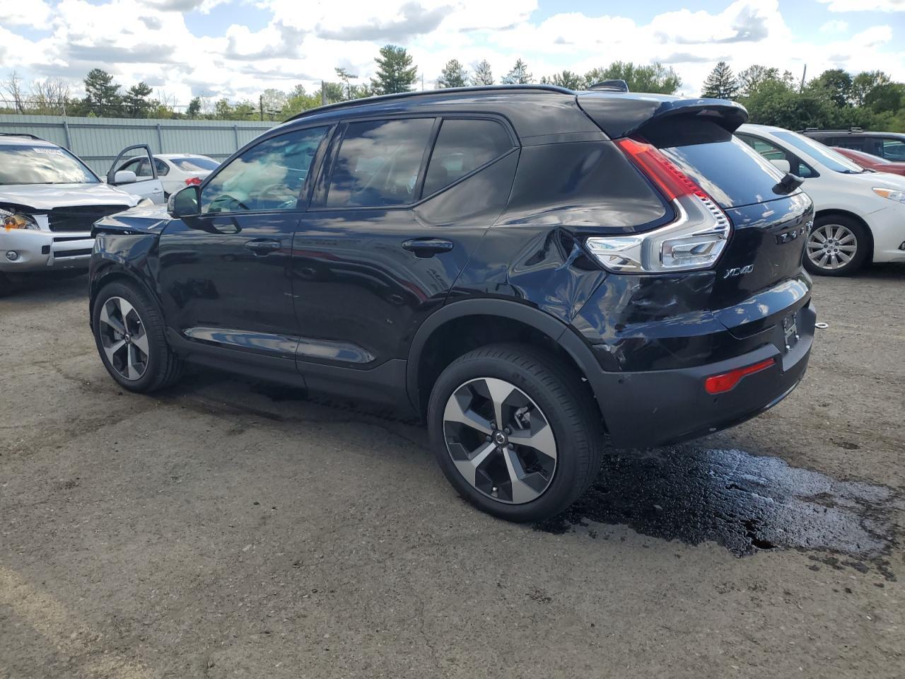 2025 Volvo Xc40 Plus - Image 2