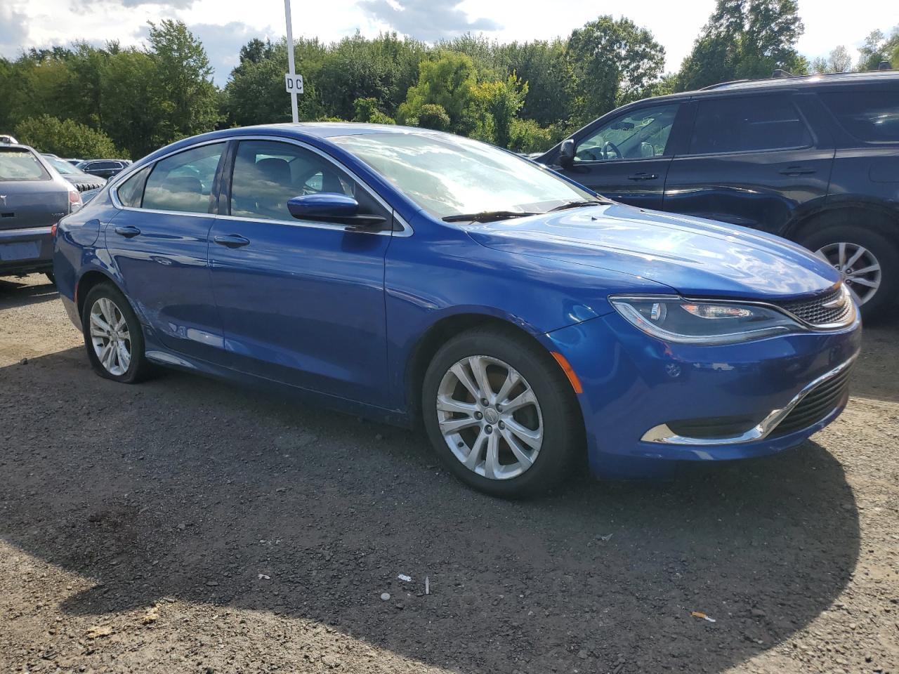 2015 Chrysler 200 Limited - Image 4