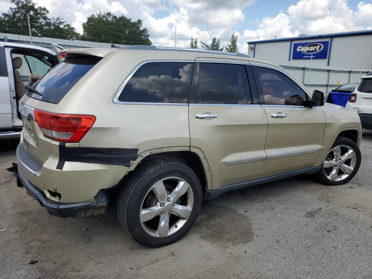 2011 Jeep Grand Cherokee Overland - Image 3