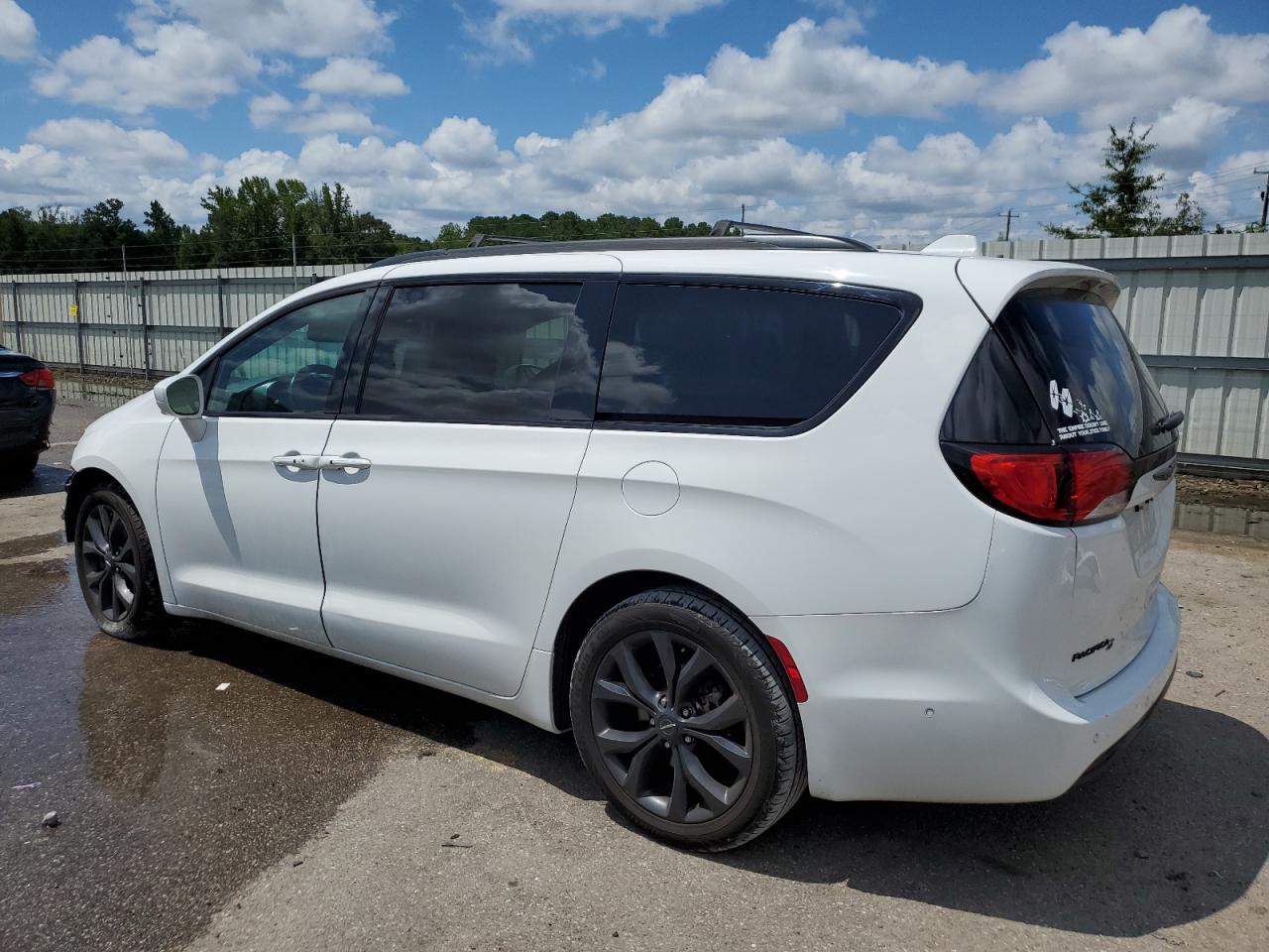 2019 Chrysler Pacifica Touring L Plus - Фото 2