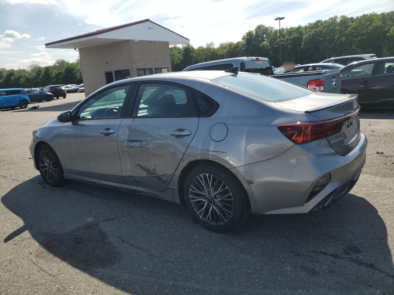 2023 Kia Forte Gt Line - Фото 2