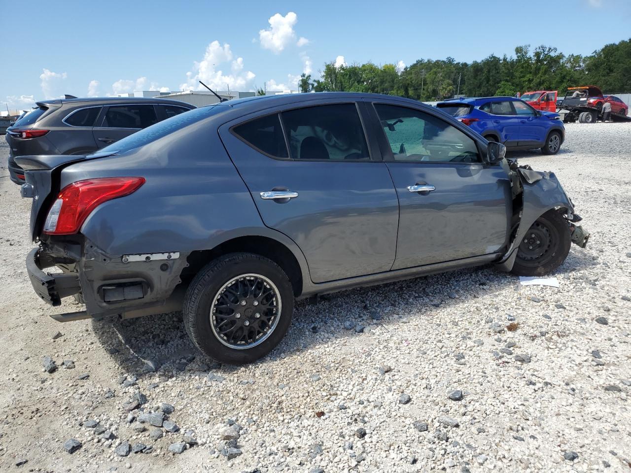 2019 Nissan Versa S - Image 3