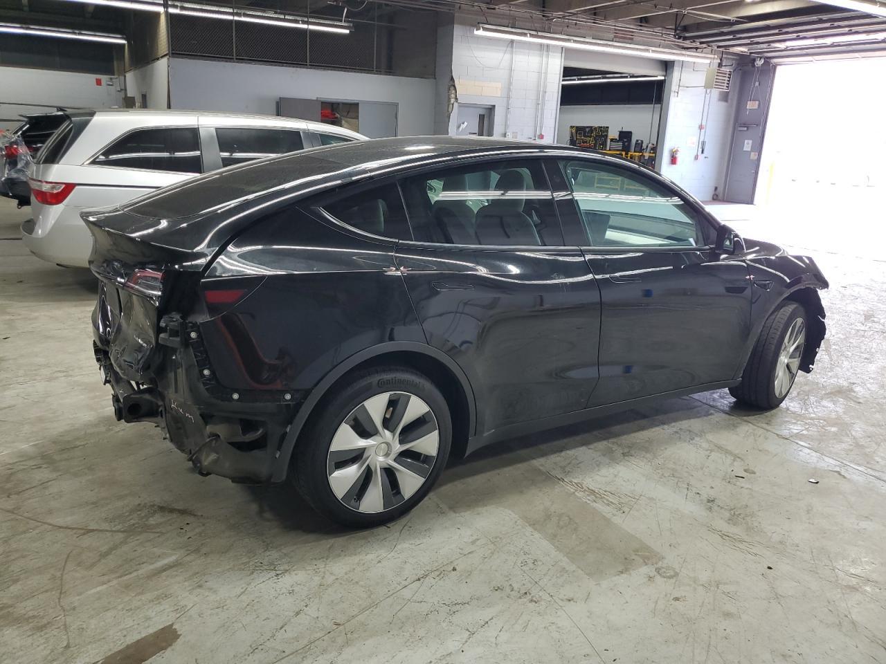 2021 Tesla Model Y - Фото 3