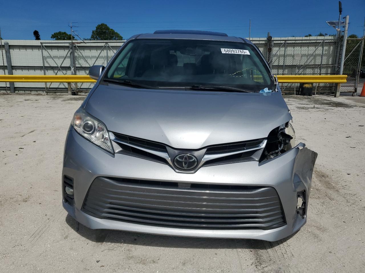 2018 Toyota Sienna Xle - Фото 5