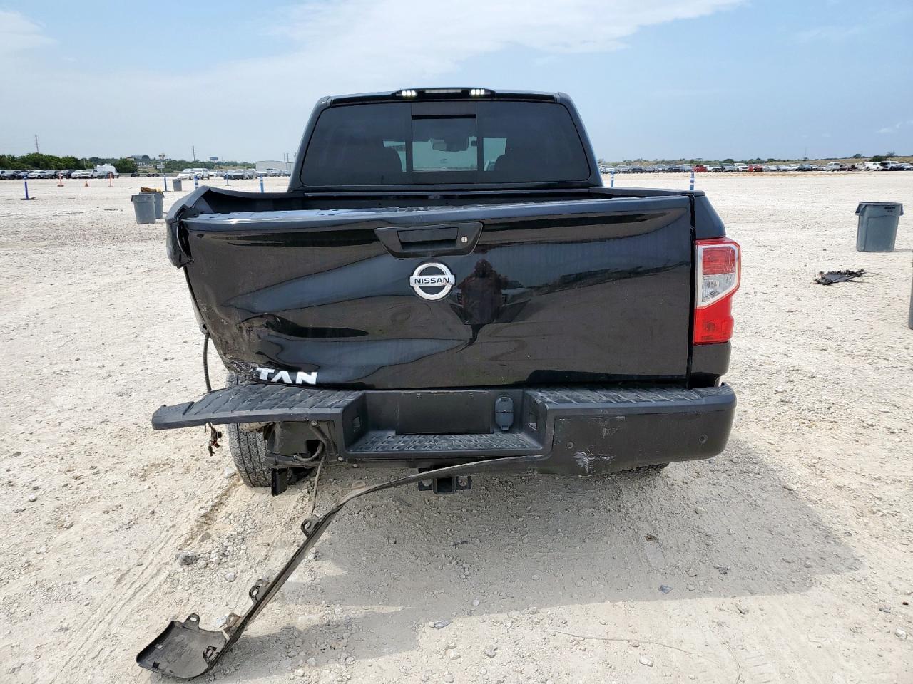 2020 Nissan Titan S - Фото 6