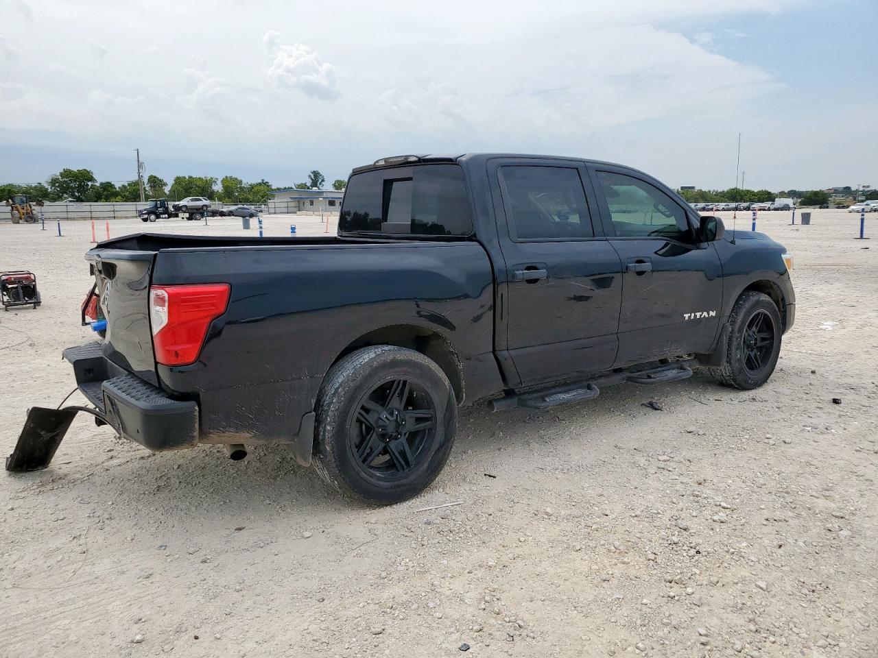 2020 Nissan Titan S - Фото 3