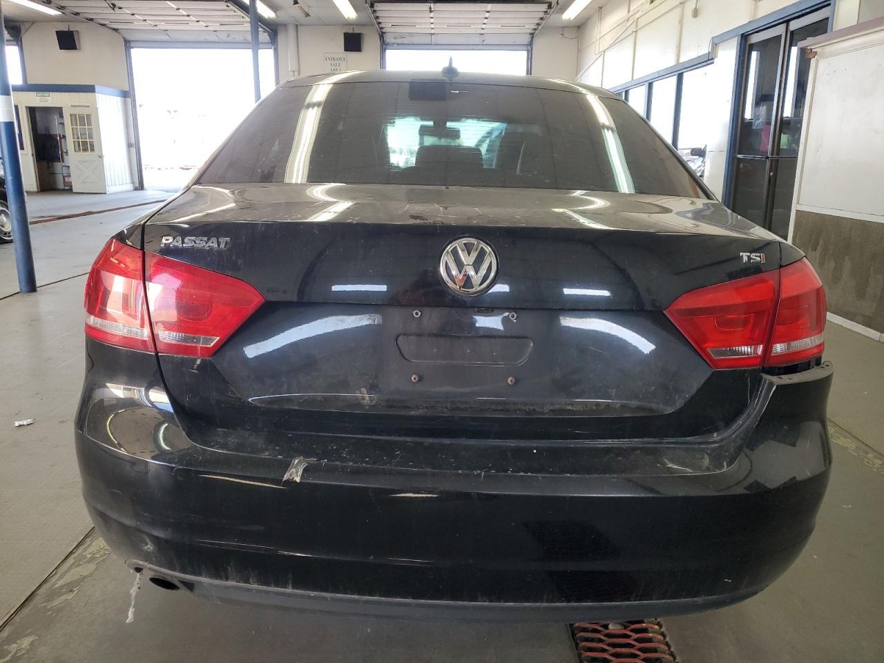 2015 Volkswagen Passat S - Фото 6