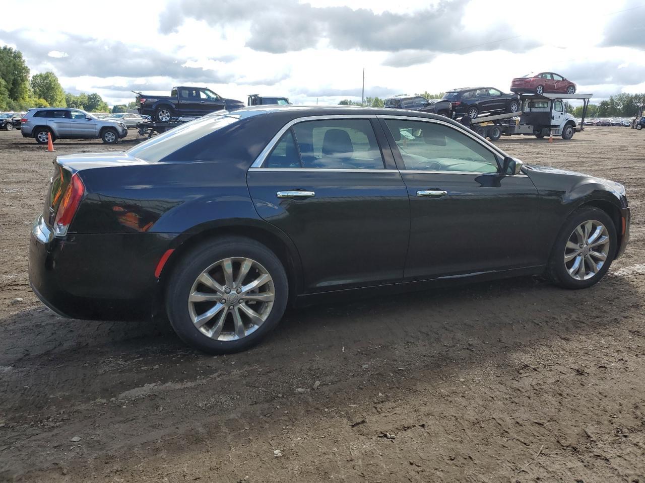 2017 Chrysler 300C - Фото 3