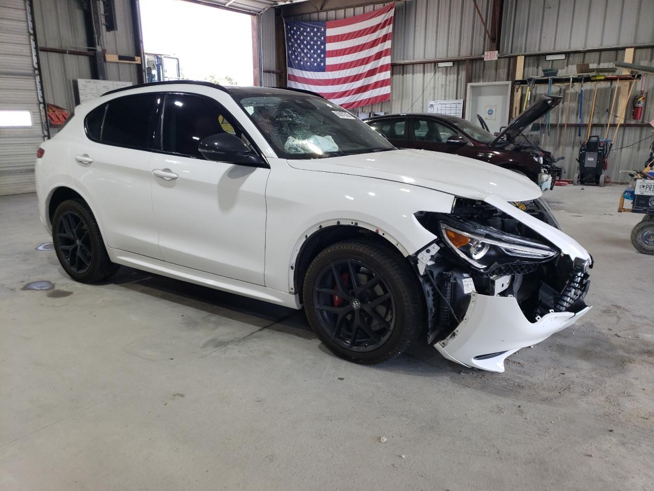 2020 Alfa Romeo Stelvio Ti - Image 4