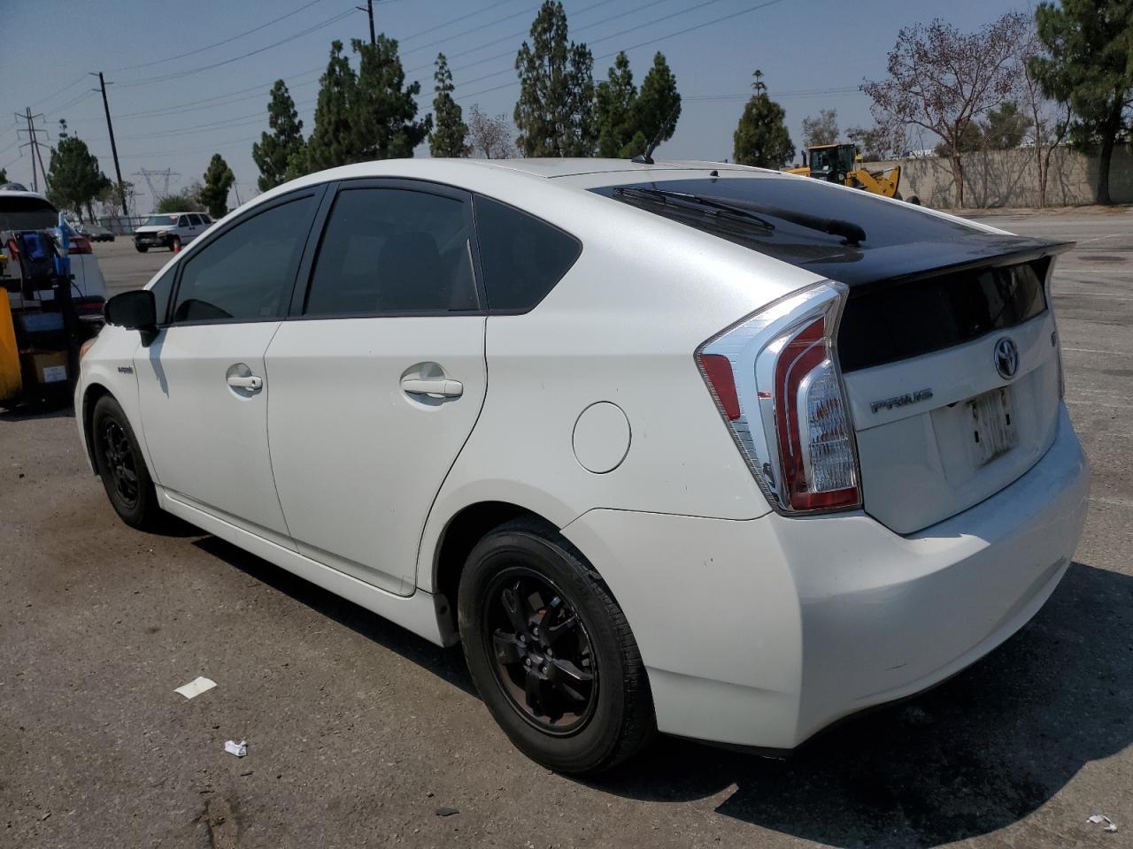 2015 Toyota Prius - Фото 2