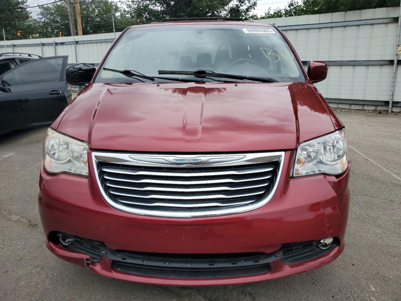 2015 Chrysler Town & Country Touring - Фото 5