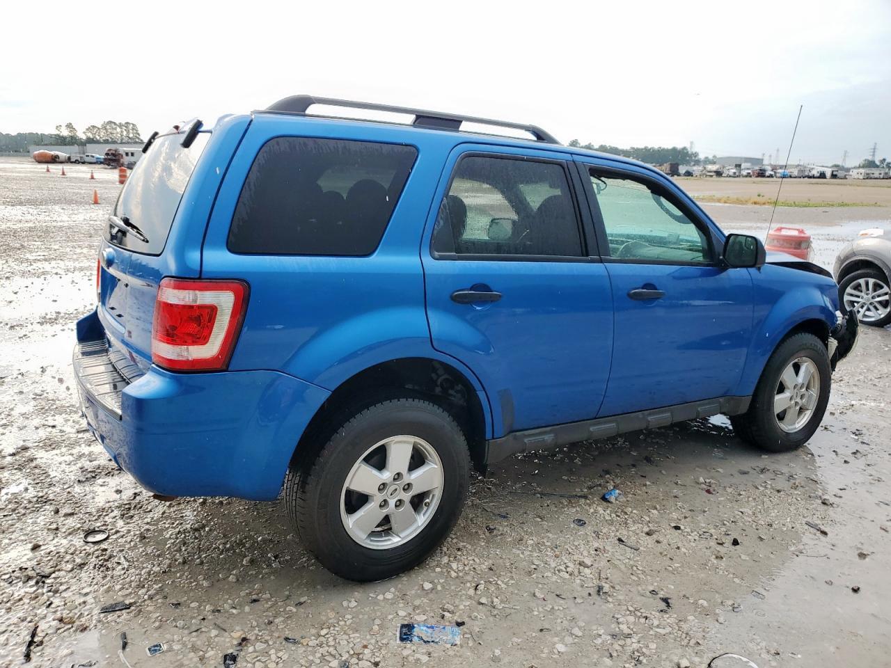 2011 Ford Escape Xlt - Image 3