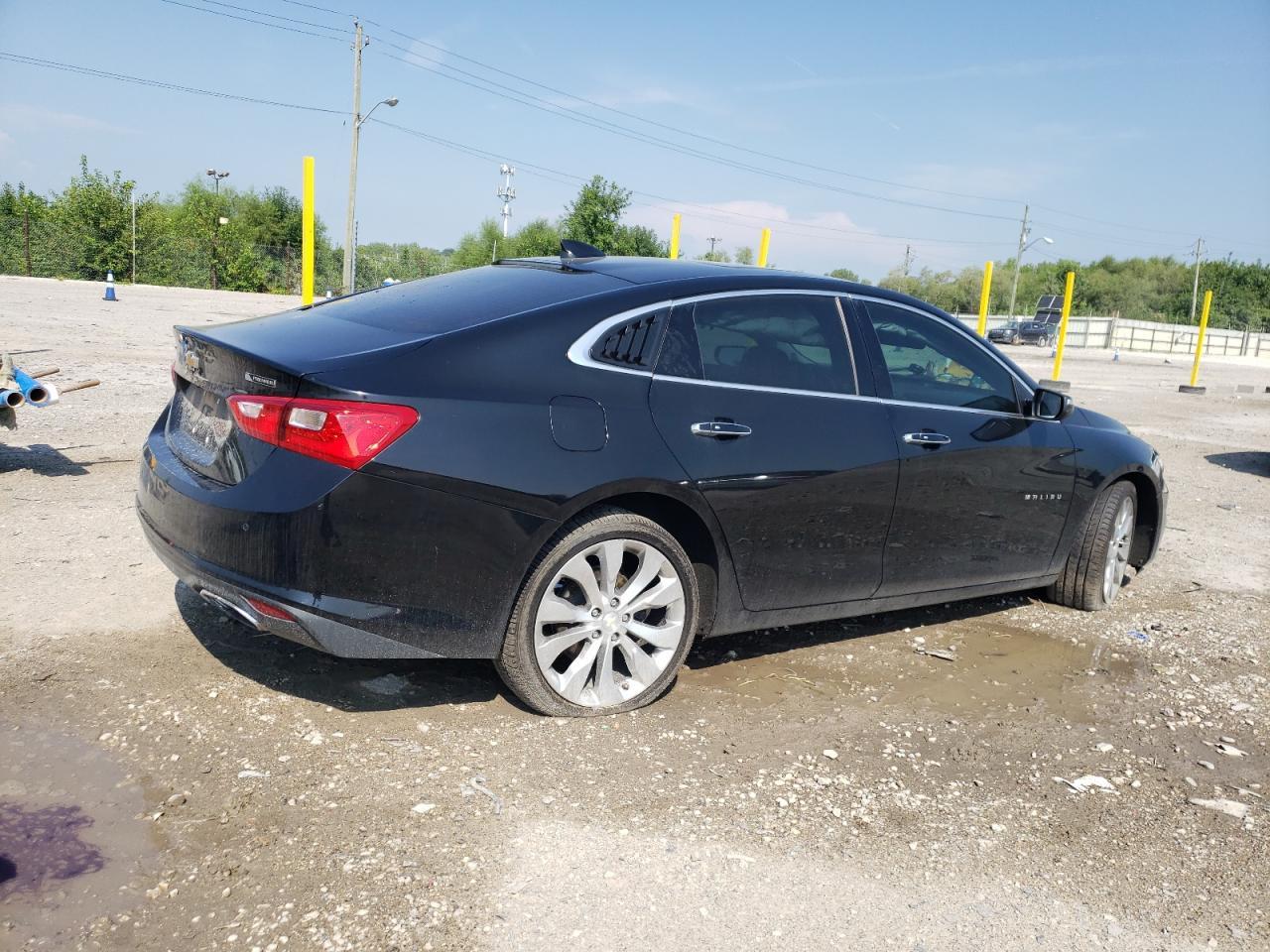 2017 Chevrolet Malibu Premier - Image 3