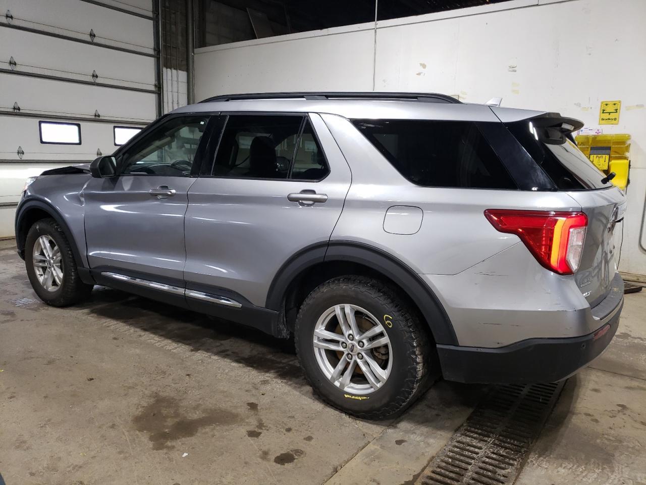 2020 Ford Explorer Xlt - Фото 2