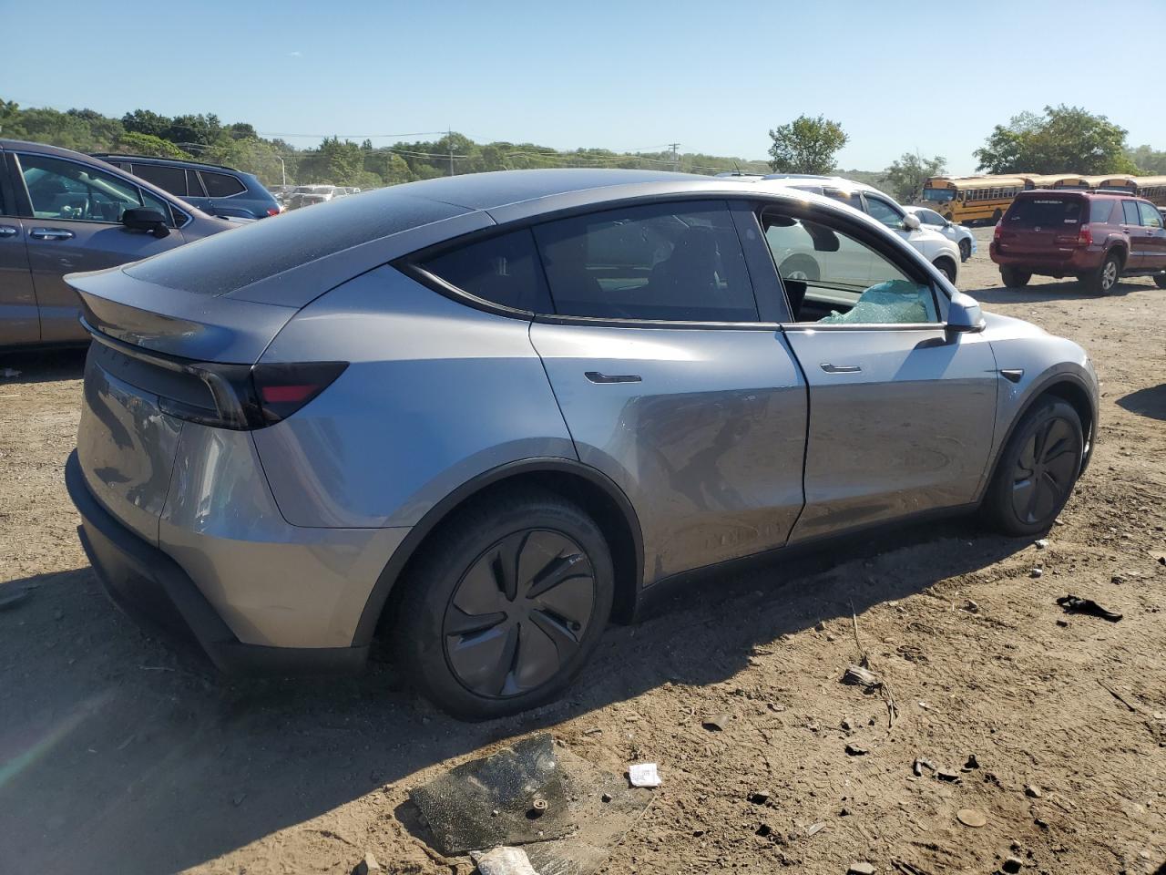 2026 Tesla Model Y - Фото 3