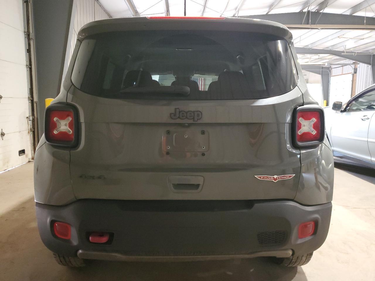 2020 Jeep Renegade Trailhawk - Image 6