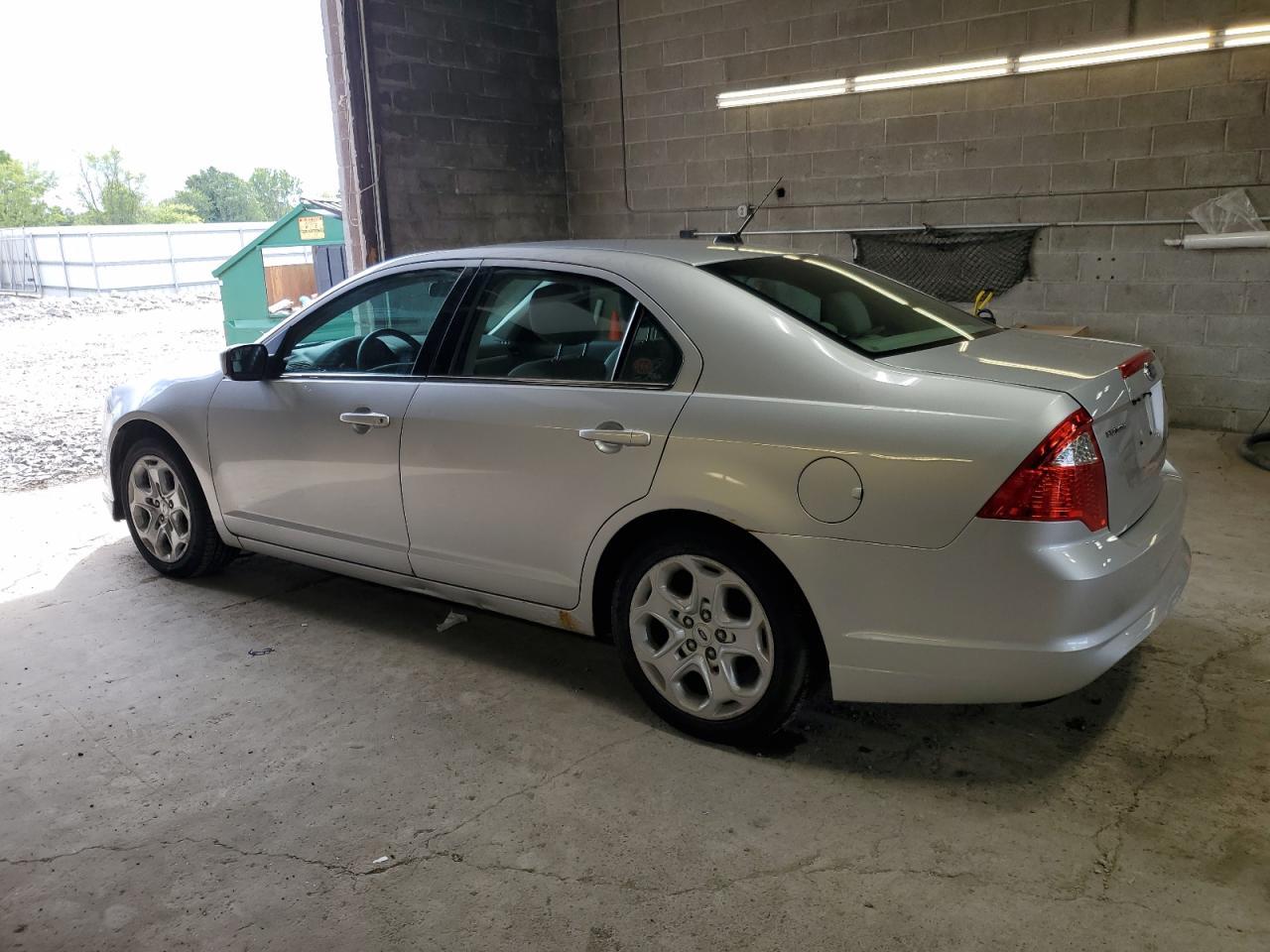 2011 Ford Fusion Se - Image 2
