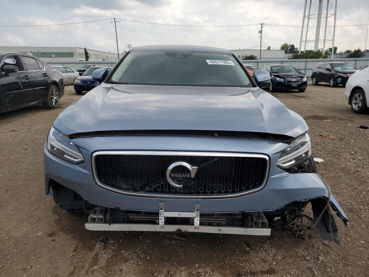 2017 Volvo S90 T6 Momentum - Фото 5