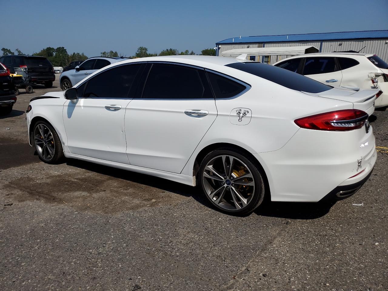 2019 Ford Fusion Titanium - Image 2