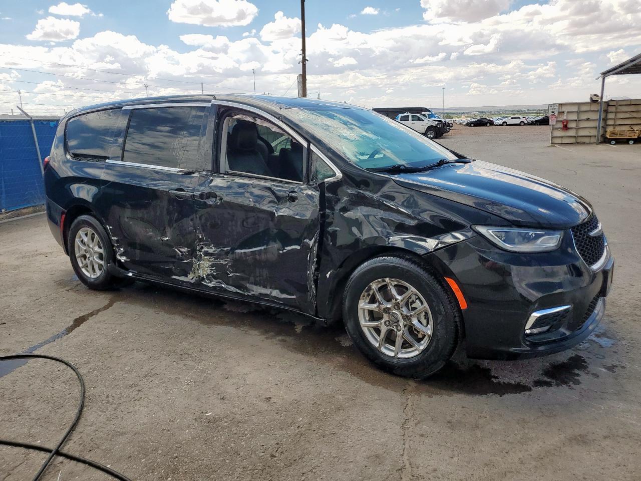 2023 Chrysler Pacifica Touring L - Фото 4