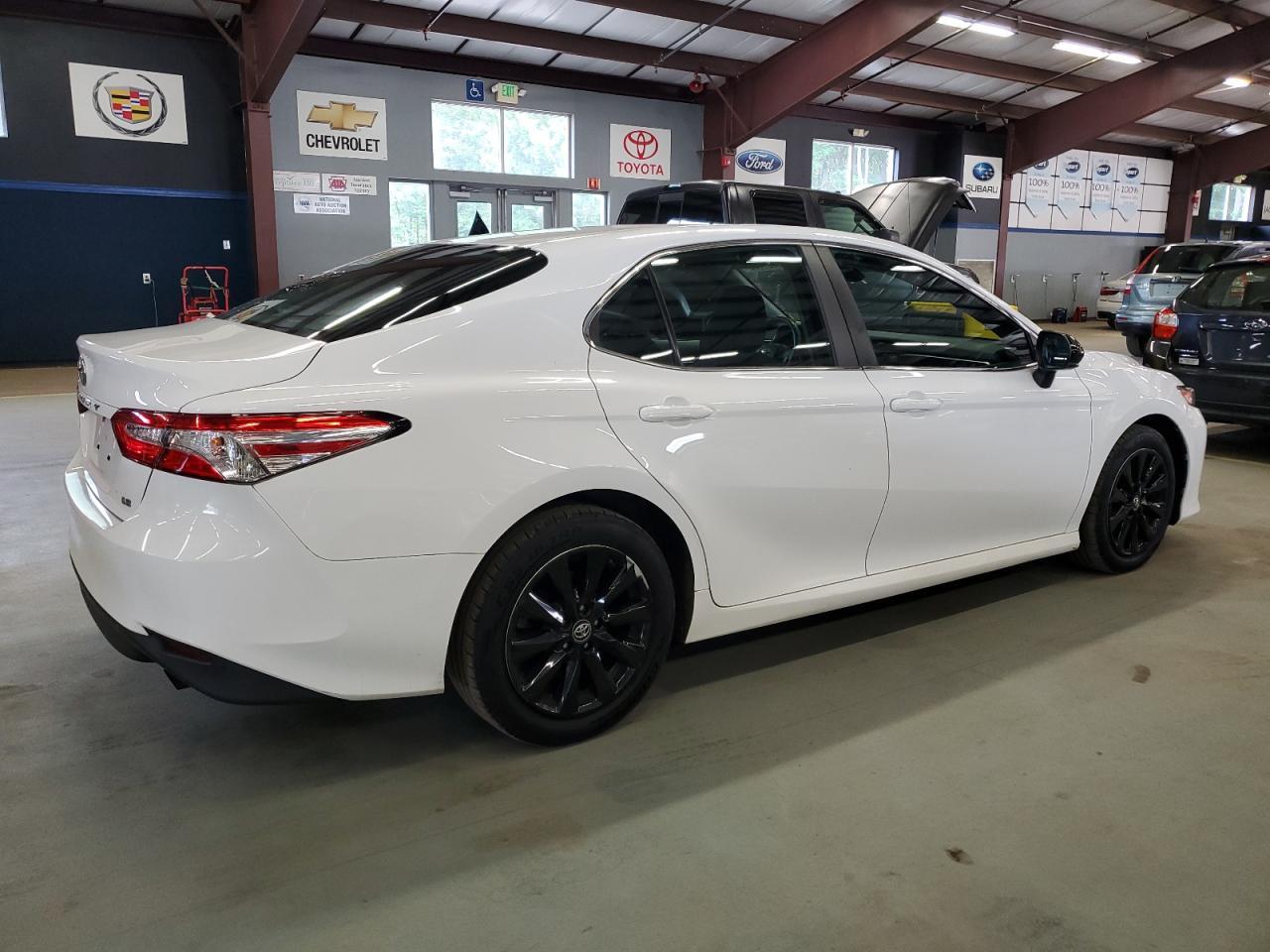 2018 Toyota Camry L - Фото 3