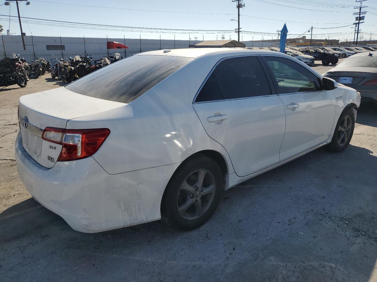 2014 Toyota Camry Hybrid - Фото 3