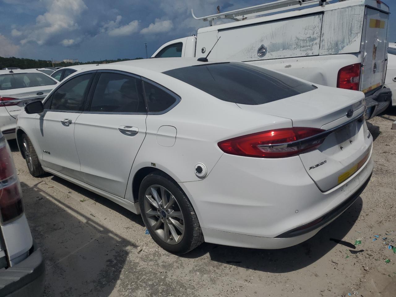 2017 Ford Fusion Se Hybrid - Image 2