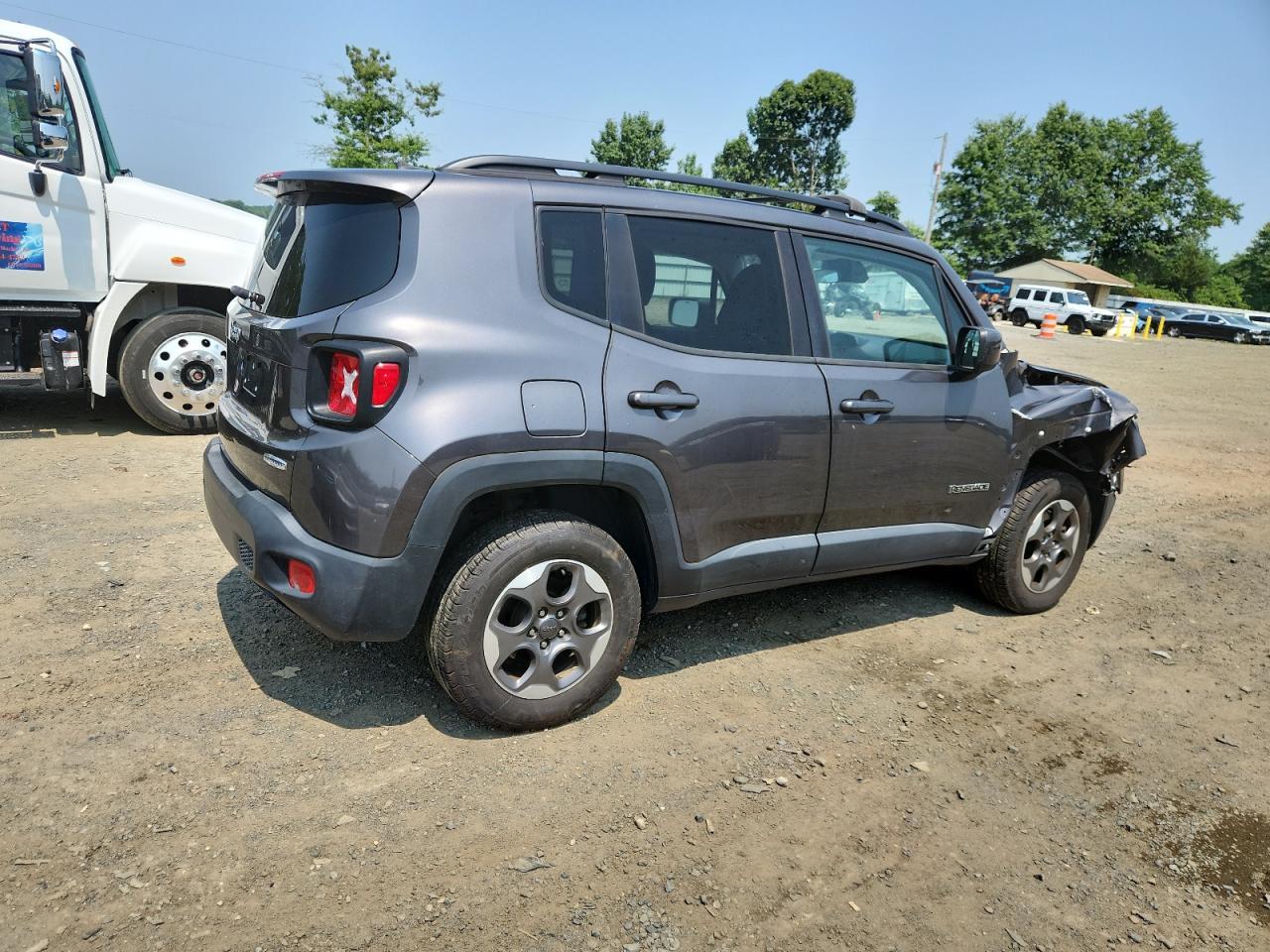 2017 Jeep Renegade Latitude Latitude - Image 3