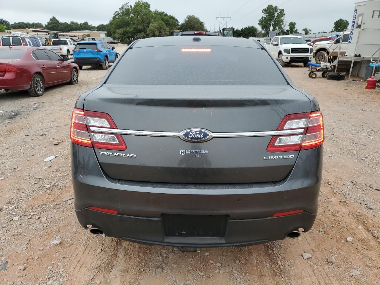 2019 Ford Taurus Limited - Image 6