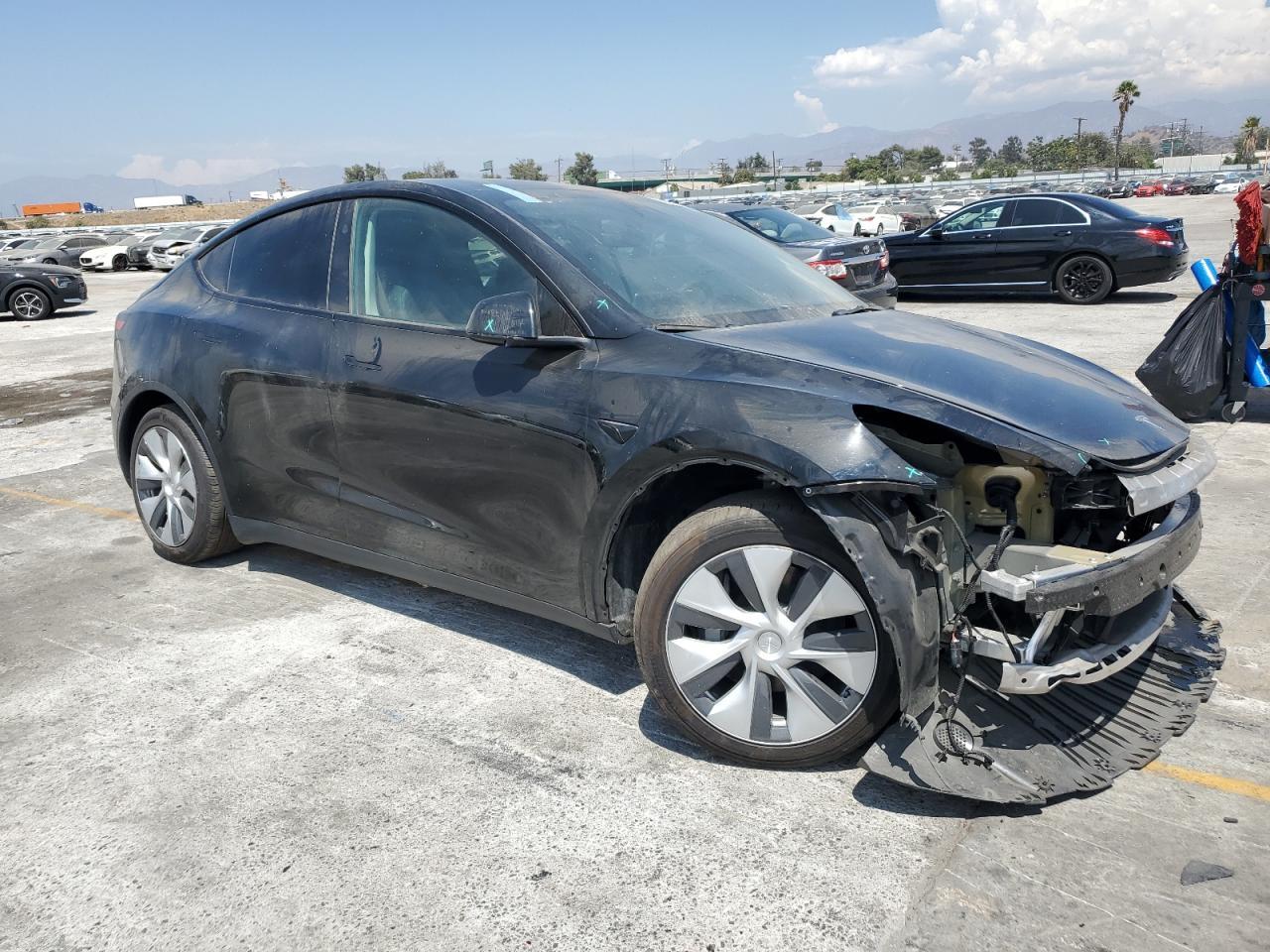 2024 Tesla Model Y - Фото 4