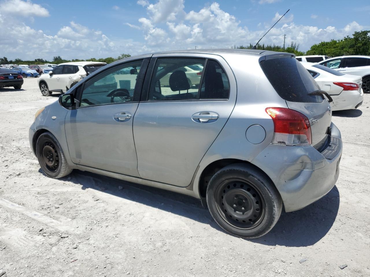 2009 Toyota Yaris - Image 2