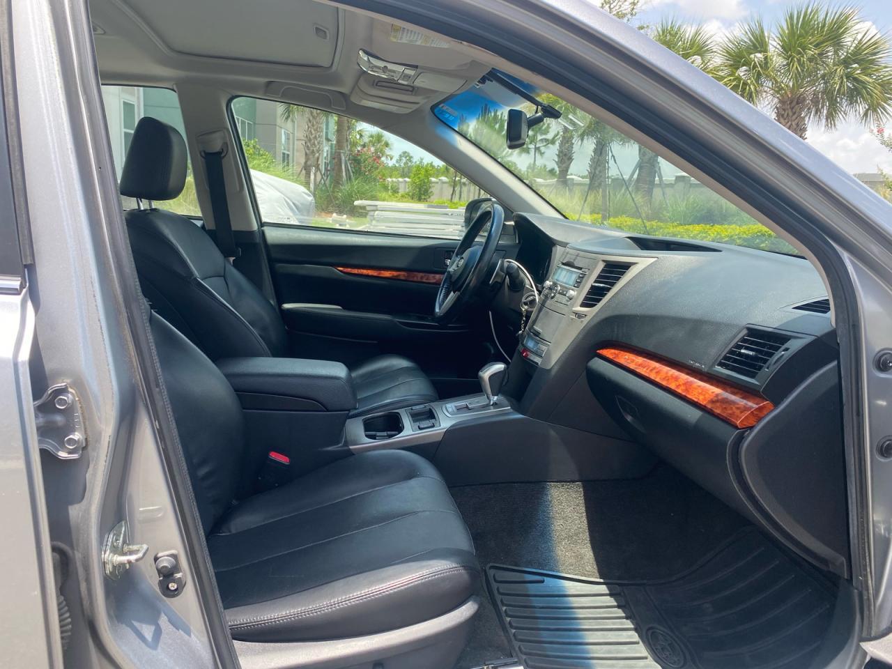 2011 Subaru Legacy 2.5I Limited - Image 5