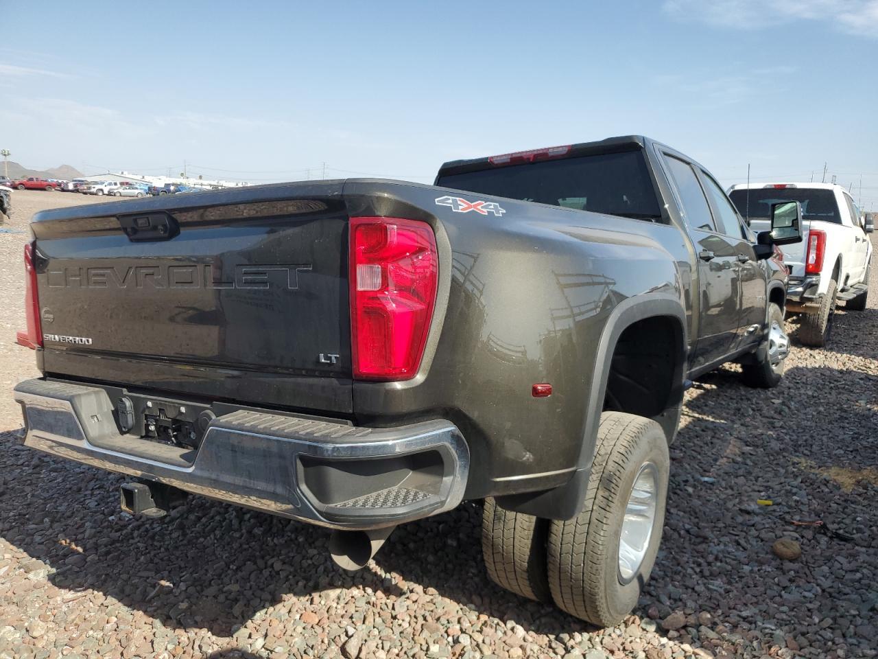 2023 Chevrolet Silverado K3500 Lt - Image 3