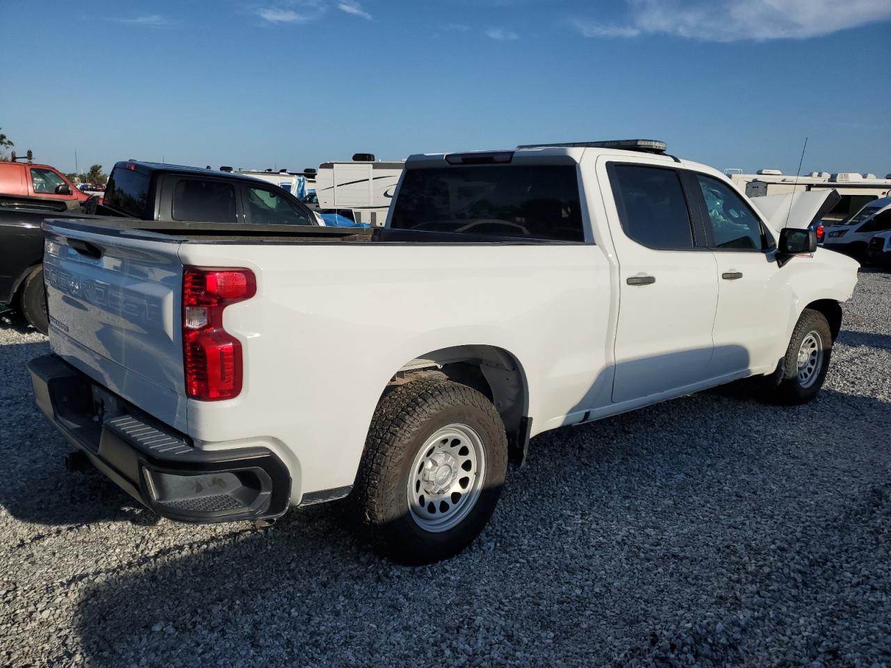 2022 Chevrolet Silverado K1500 - Image 3