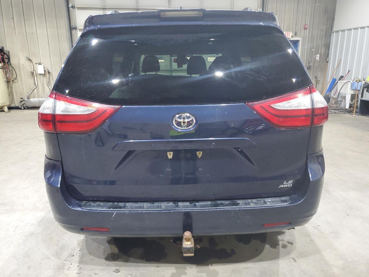 2018 Toyota Sienna Le 7-Passenger - Фото 6