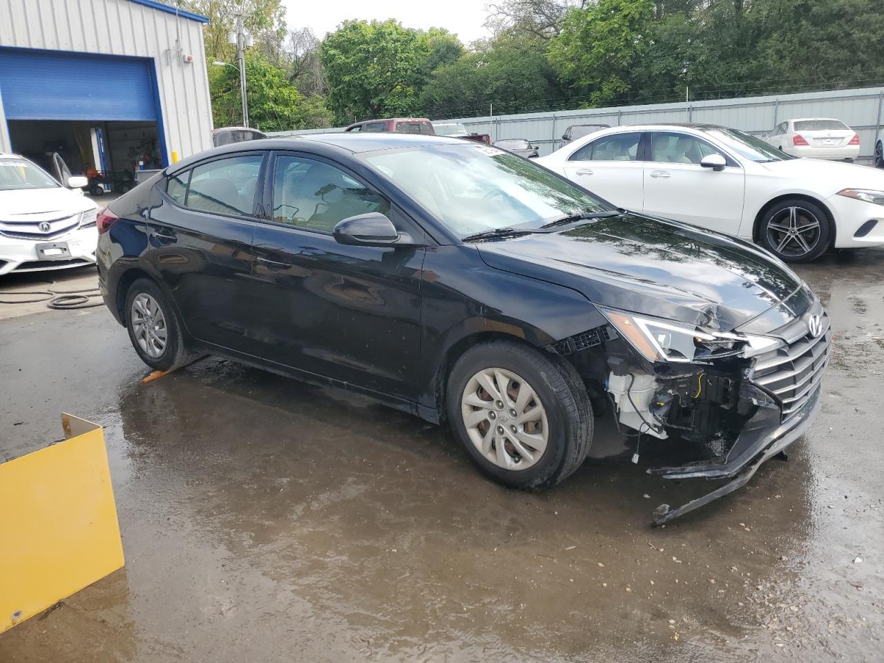 2020 Hyundai Elantra - Фото 4