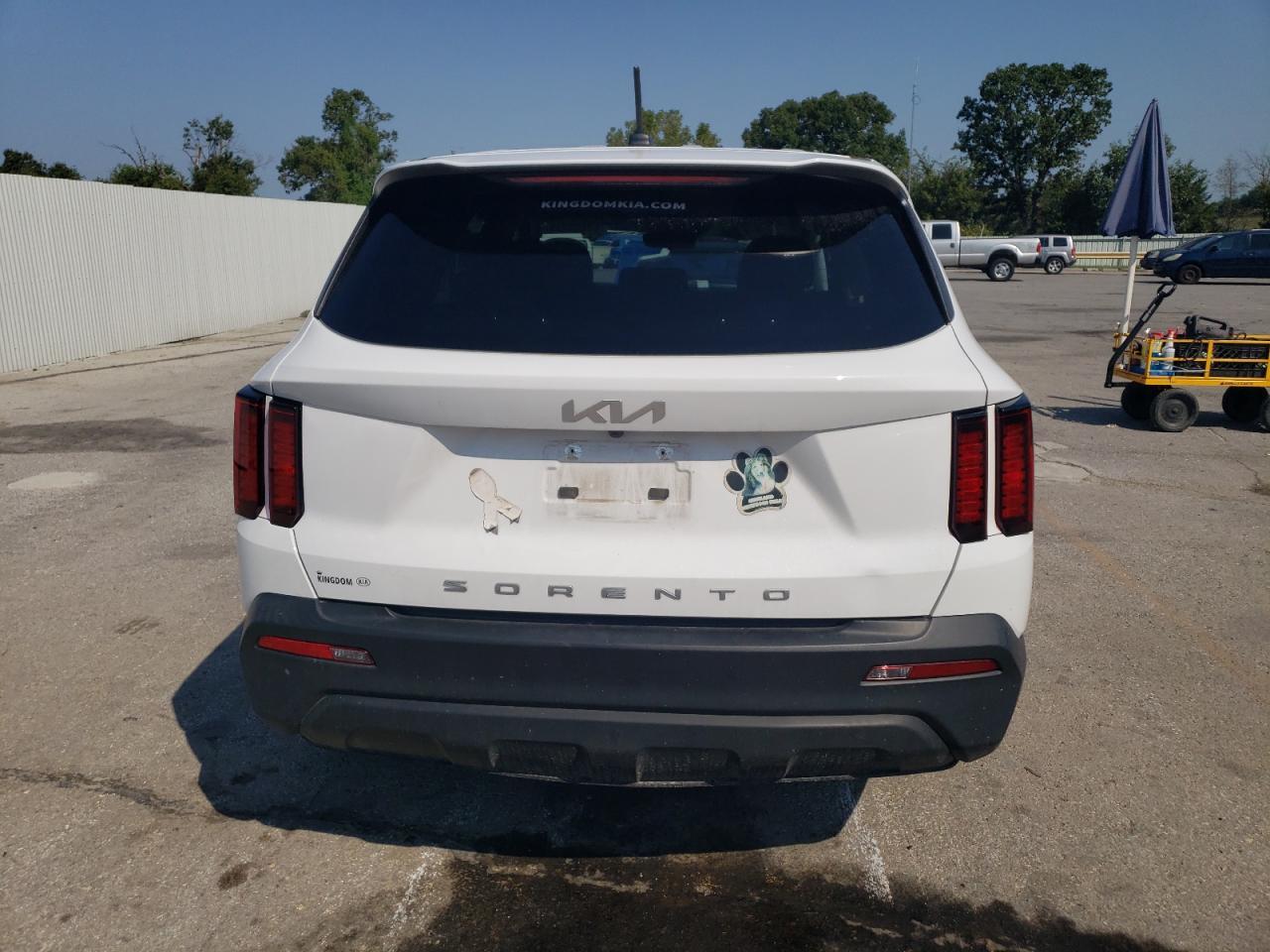 2022 Kia Sorento Lx - Image 6