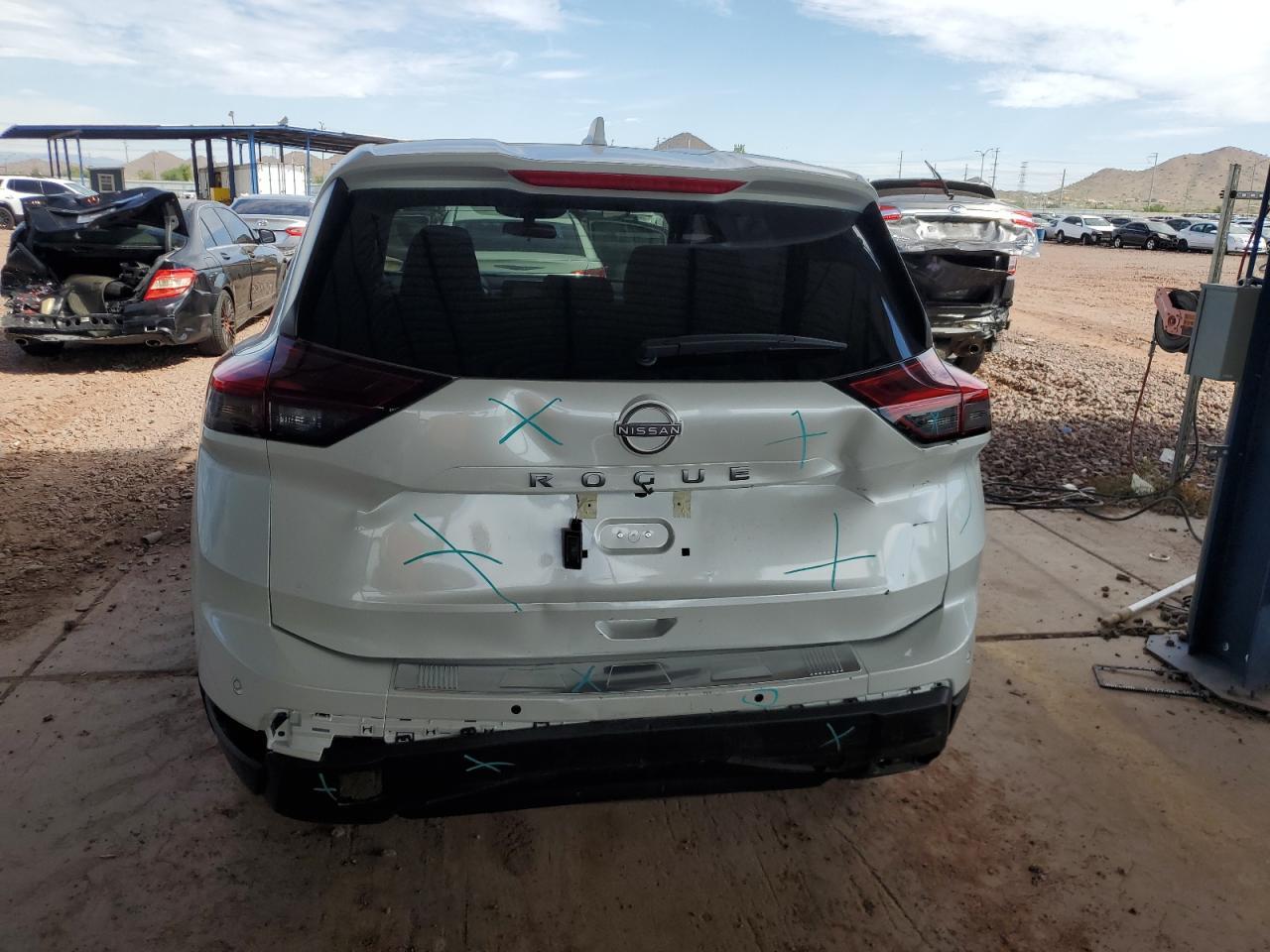 2025 Nissan Rouge - Image 6