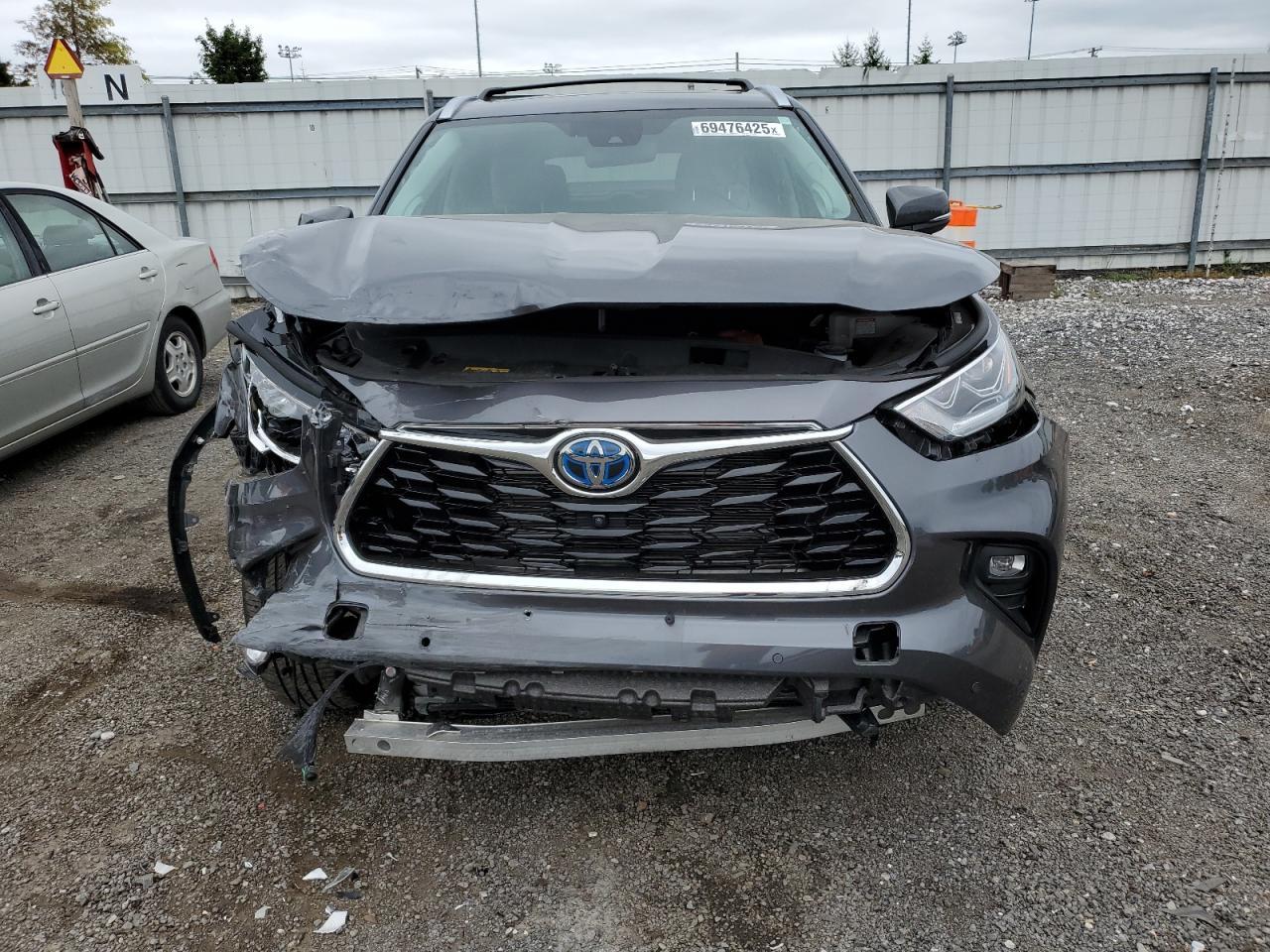 2024 Toyota Highlander Hybrid Limited Hybrid Limited - Image 5
