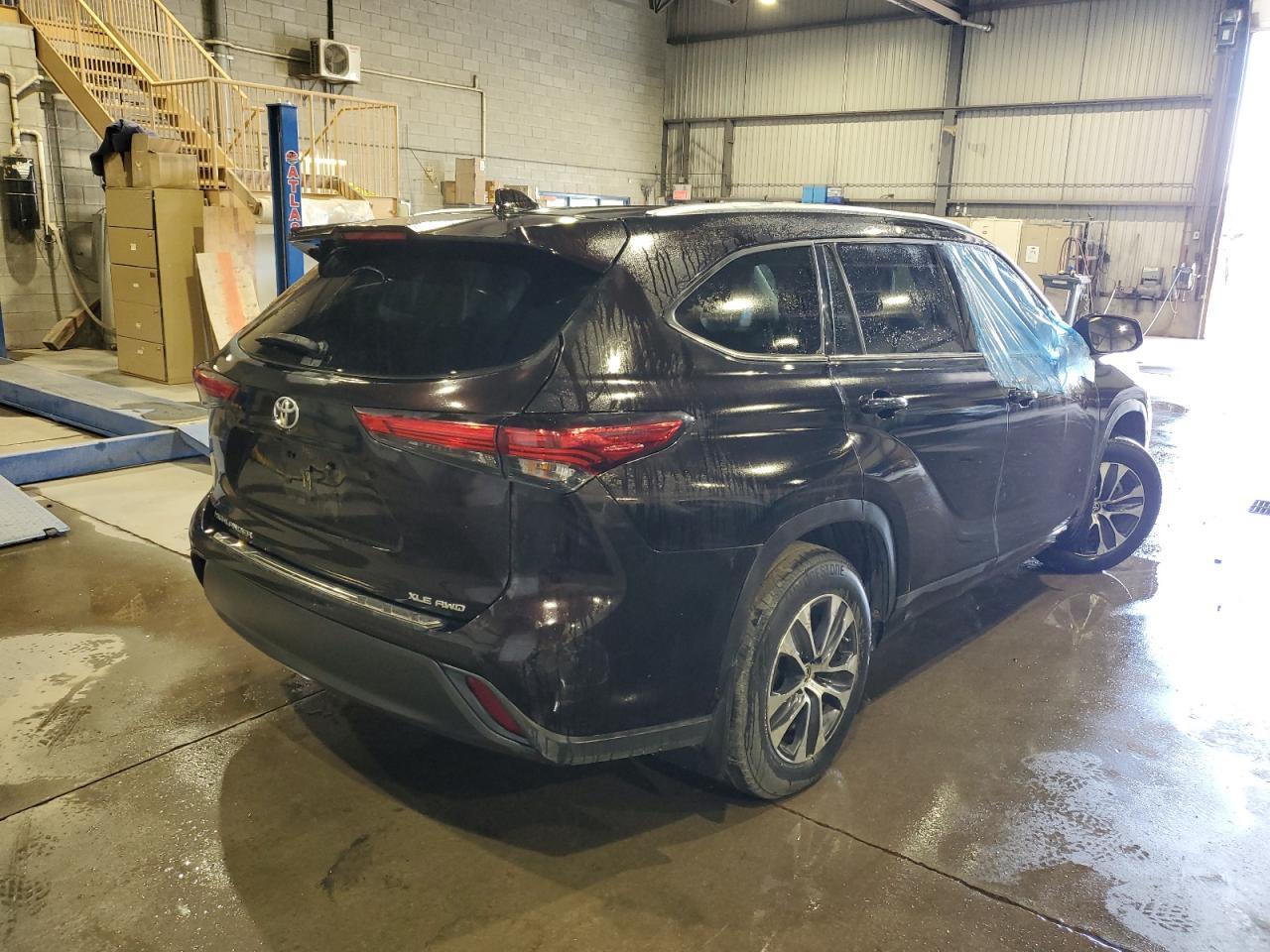 2021 Toyota Highlander Xle - Фото 3