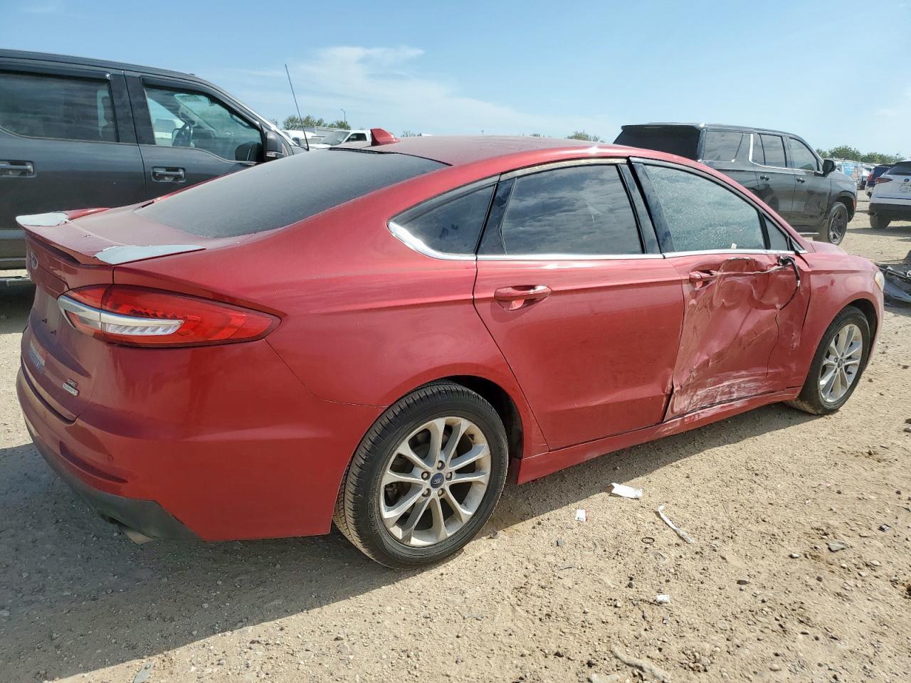 2020 Ford Fusion Se - Фото 3