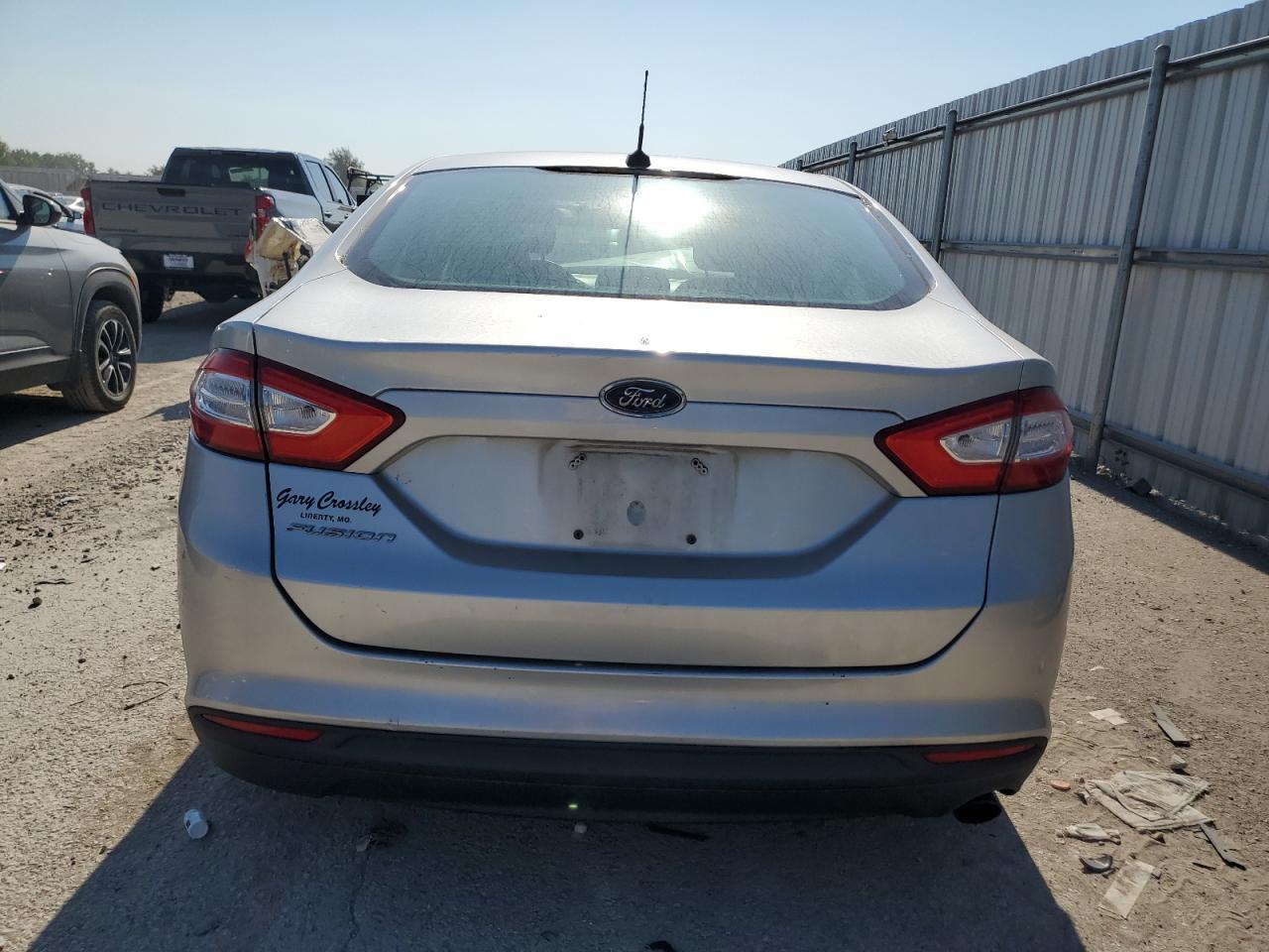 2013 Ford Fusion S - Фото 6