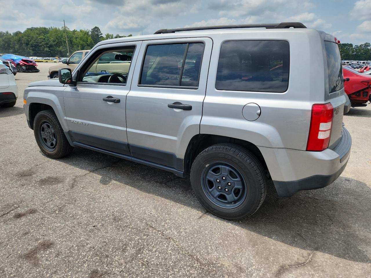 2016 Jeep Patriot Sport - Фото 2
